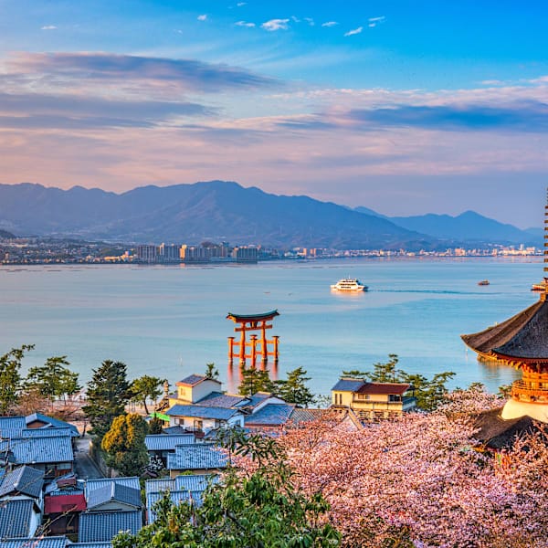 Japan Bucket List: Konbinis, karaoke and kawaii culture!