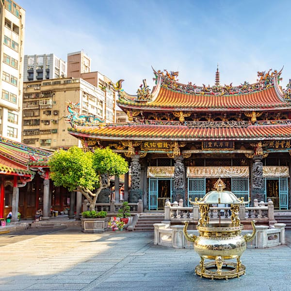 Taiwan by train: Dragons, temples and waves